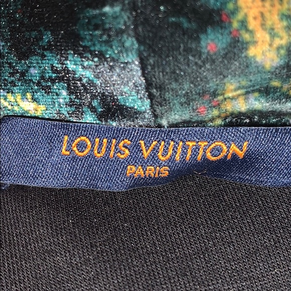 Louis Vuitton - Picture 2 of 5